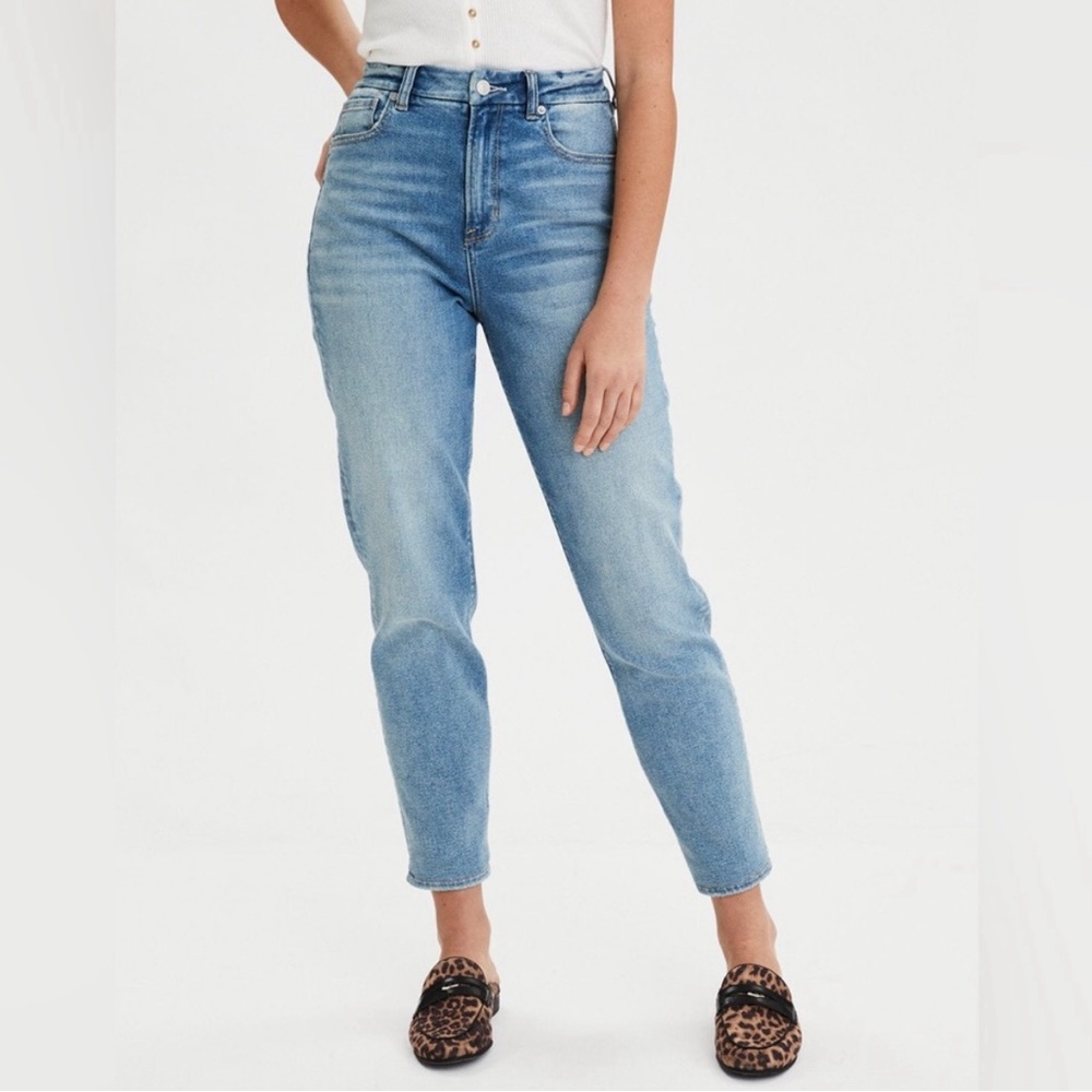 American Eagle Stretchy High Waisted Mom Jeans